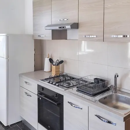 2 Bedroom Gorgeous In Okrug Gornji Apartman Trogir