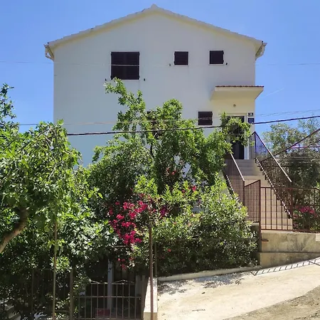 Apartman 2 Bedroom Gorgeous In Okrug Gornji *