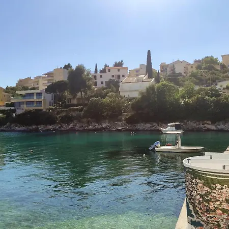 2 Bedroom Gorgeous In Okrug Gornji Apartman Trogir