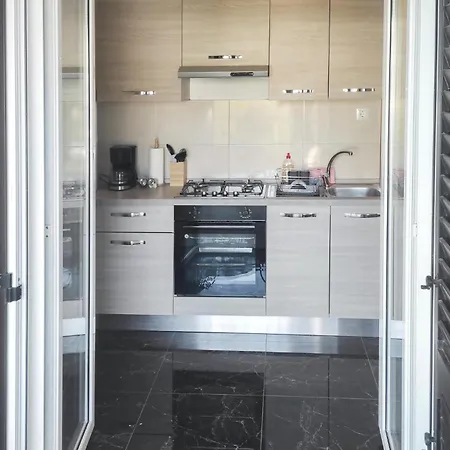 Apartman 2 Bedroom Gorgeous In Okrug Gornji